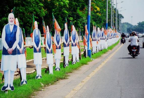 पश्चिम बंग दिवस 2026 के अवसर पर तारकेश्वर में आयोजित कार्यक्रम में प्रधानमंत्री नरेंद्र मोदी