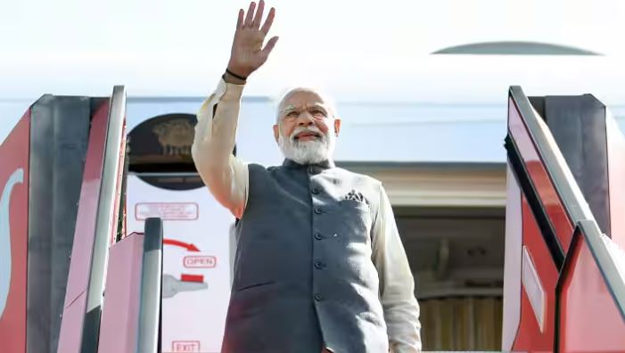 प्रधानमंत्री नरेंद्र मोदी G7 शिखर सम्मेलन में भाग लेने और फ्रांस-स्लोवाकिया दौरे के लिए रवाना होते हुए।