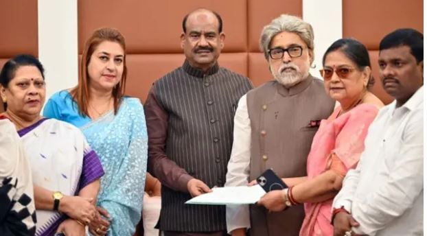 तृणमूल के बागी सांसदों के शामिल होने के बाद चर्चा में आई एनसीपीआई पार्टी