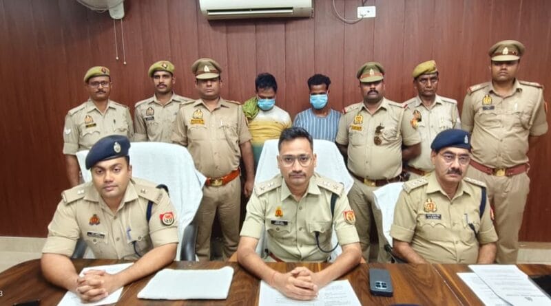 चंदौली गांजा तस्करी मामले में पुलिस द्वारा बरामद गांजे की खेप, ट्रक और गिरफ्तार तस्करों की सांकेतिक तस्वीर।