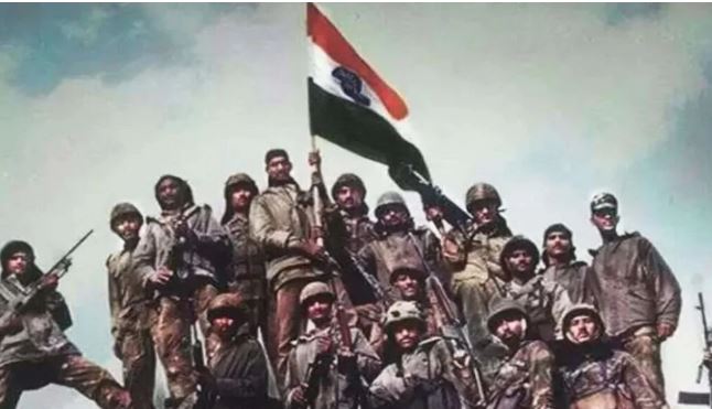कारगिल विजय दिवस पर भारतीय सेना के जवानों का पराक्रम और तिरंगा