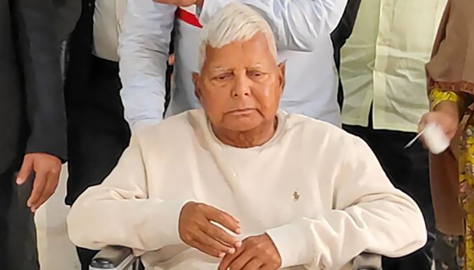 चारा घोटाला मामले में सुप्रीम कोर्ट से राहत मिलने के बाद लालू प्रसाद यादव की फाइल फोटो।
