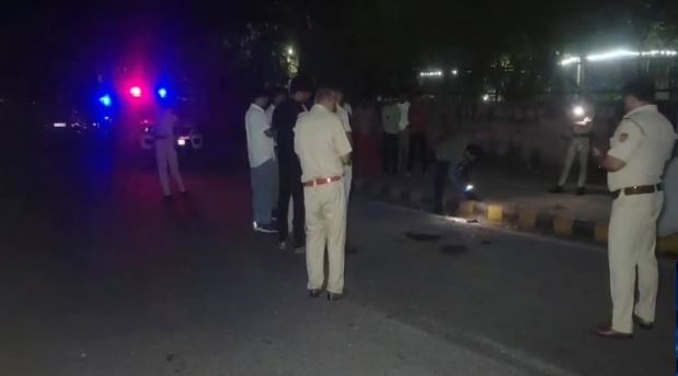 दिल्ली के कल्याणपुरी में कॉन्स्टेबल द्वारा पत्नी प्रियंका की गोली मारकर हत्या के बाद घटनास्थल