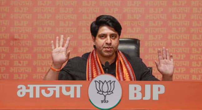 शहजाद पूनावाला बीजेपी इस्तीफा की अटकलों के बीच X प्रोफाइल अपडेट करते हुए