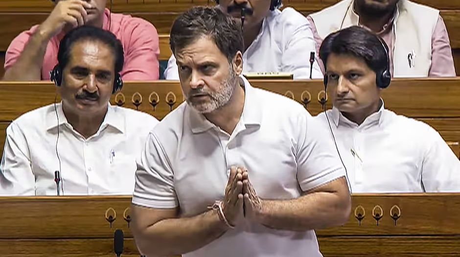 लोकसभा में राहुल गांधी के आरोप पर हंगामा