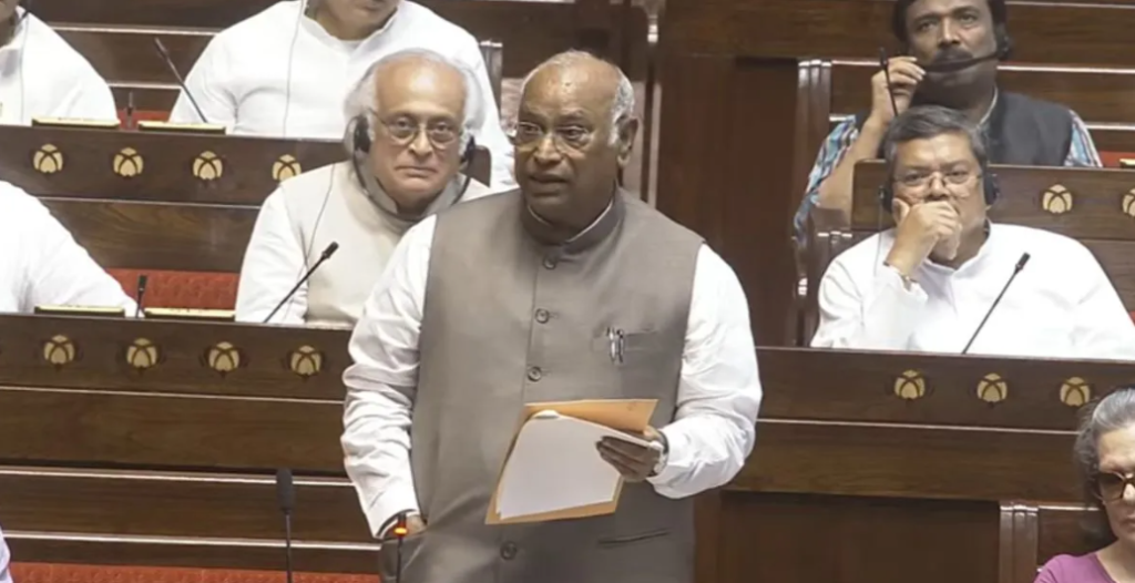 मल्लिकार्जुन खड़गे का दावा राज्यसभा में पेपर लीक बिल पर