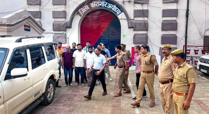 अयोध्या राम मंदिर में चढ़ावा चोरी मामले की जांच करती SIT