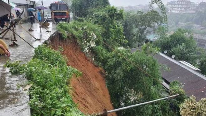 अरुणाचल प्रदेश में भूस्खलन और फ्लैश फ्लड के बाद राहत और बचाव अभियान